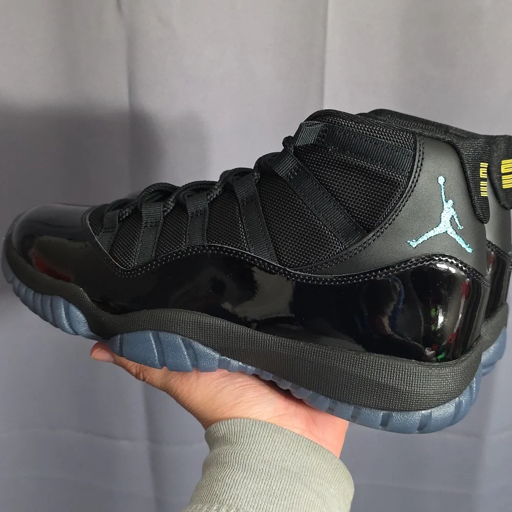 Brand new ds jordan retro 11 gamma sneakers size 8 and 9 men's.